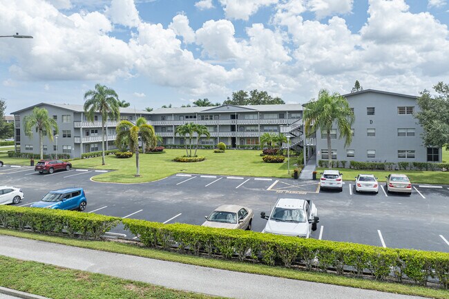 136 Suffolk F in Boca Raton, FL - Building Photo - Building Photo
