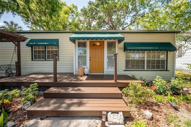 1211 E Park Cir in Tampa, FL - Building Photo - Building Photo