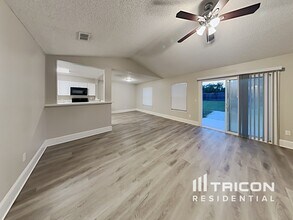 7544 Teaticket Ct in Jacksonville, FL - Building Photo - Building Photo
