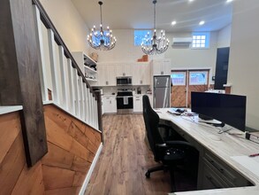 2614 Boston Post Rd in Guilford, CT - Building Photo - Building Photo