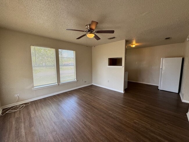1810 N Gray St in Killeen, TX - Building Photo - Building Photo