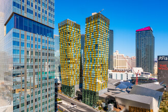 Veer Towers in Las Vegas, NV - Building Photo - Primary Photo