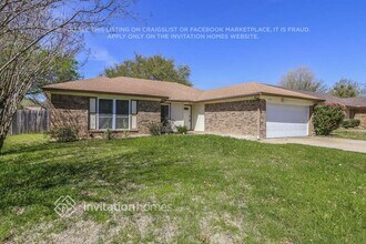 6402 Big Springs Dr in Arlington, TX - Foto de edificio - Building Photo