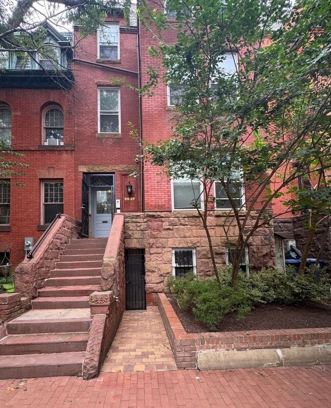 property at 2032 O St NW