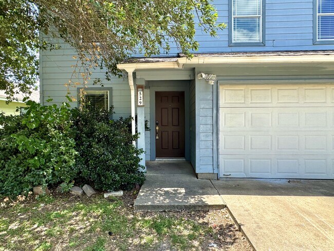 529 W Metcalfe St in Hutto, TX - Building Photo - Building Photo