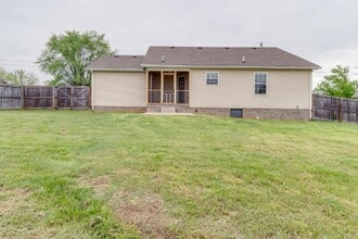 202 Shaub Rd in Portland, TN - Building Photo - Building Photo