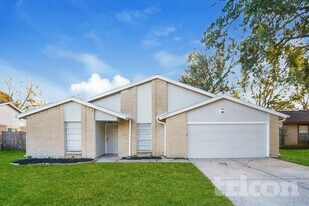 5907 Misty Meadow St in League City, TX - Building Photo