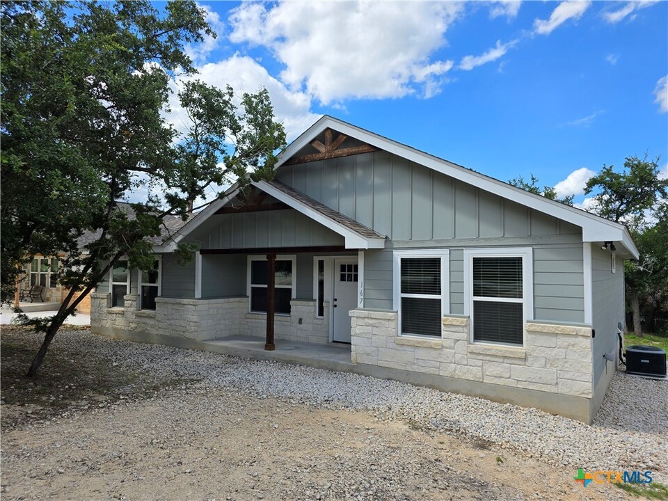 167 Twin Elm Dr in Canyon Lake, TX - Building Photo