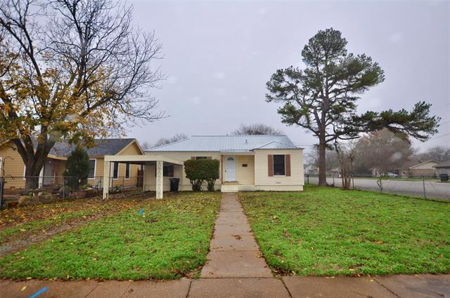 1202 Franklin St in Weatherford, TX - Foto de edificio - Building Photo