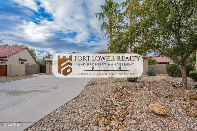 13354 W San Miguel Ave in Litchfield Park, AZ - Foto de edificio - Building Photo