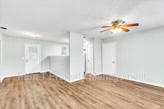 215 Laurelwood Dr in Savannah, GA - Building Photo - Building Photo