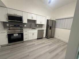 3037 NW 92nd Ave in Coral Springs, FL - Building Photo