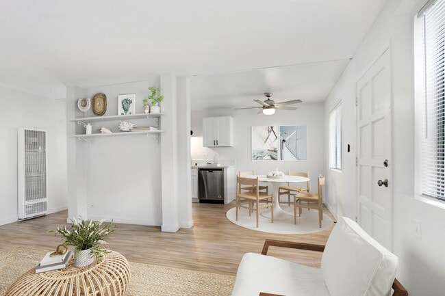 Casa De Ventura in Ventura, CA - Foto de edificio - Building Photo