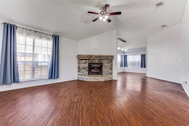 706 Deep Well Dr in Allen, TX - Building Photo - Building Photo