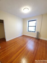 1688 Beacon St, Unit #15 in Brookline, MA - Building Photo - Building Photo