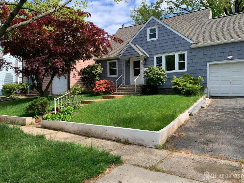 523 Hory St in Roselle, NJ - Building Photo
