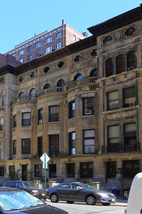 217 W 70th St in New York, NY - Foto de edificio