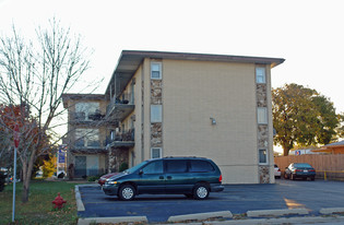 8701-8703 S 80th Ct Apartamentos