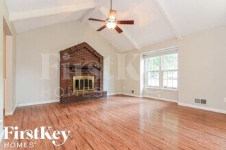 211 N Cleveland Ave in Belton, MO - Building Photo - Building Photo