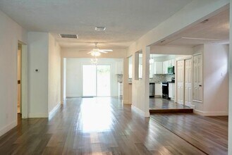 5010 Malmedy Rd in Houston, TX - Building Photo - Building Photo