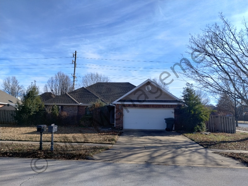 1850 N Cannondale Dr in Fayetteville, AR - Building Photo
