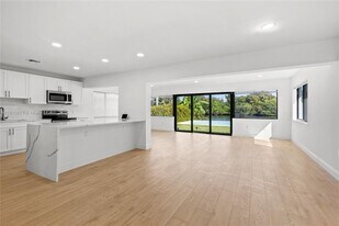 317 N 31st Ave in Hollywood, FL - Building Photo