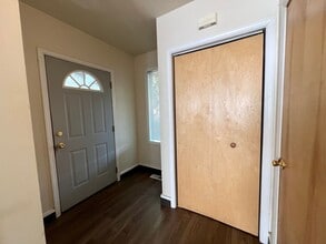 1300 N Brooklane St in Ellensburg, WA - Building Photo - Building Photo