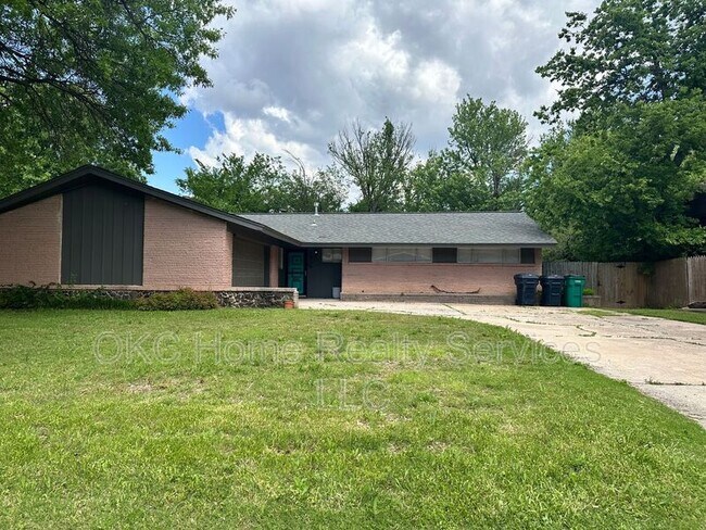 property at 3516 N Ann Arbor Pl