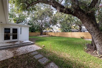 1761 NE 139th St in North Miami, FL - Building Photo - Building Photo