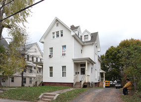 326 Chestnut St in New Britain, CT - Building Photo