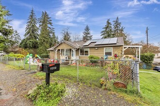 11002 Ainsworth Ave S, Unit Basement in Parkland, WA - Building Photo - Building Photo