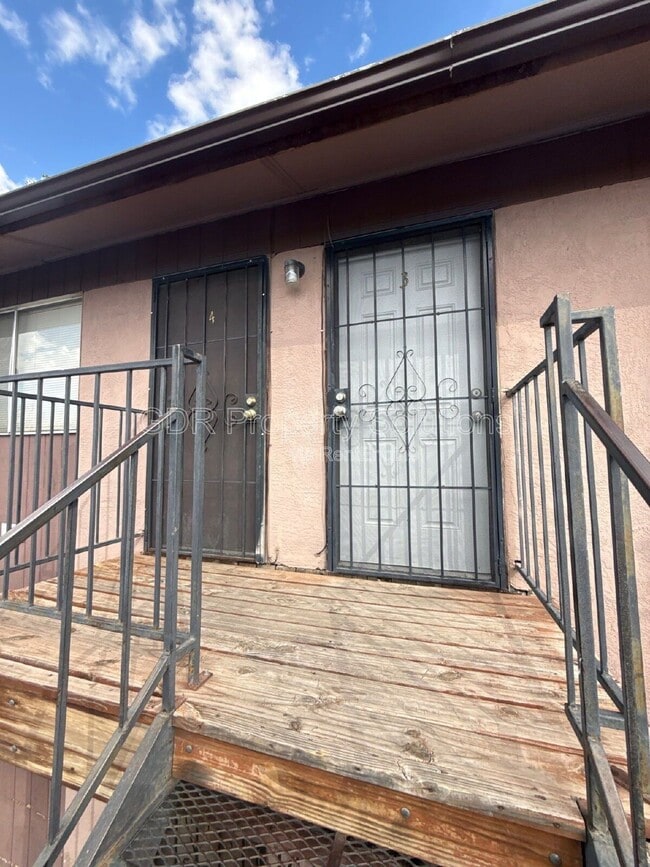 128 General Arnold St NE in Albuquerque, NM - Building Photo - Building Photo