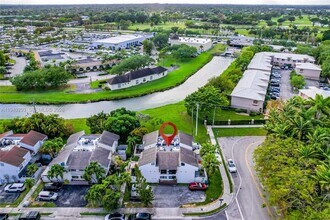 15804 SW 91st Ct in Palmetto Bay, FL - Building Photo - Building Photo