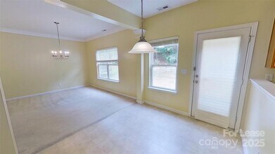10818 Slalom Hill Rd in Charlotte, NC - Building Photo - Building Photo