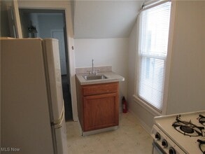 193 Columbus St in Bedford, OH - Building Photo - Building Photo