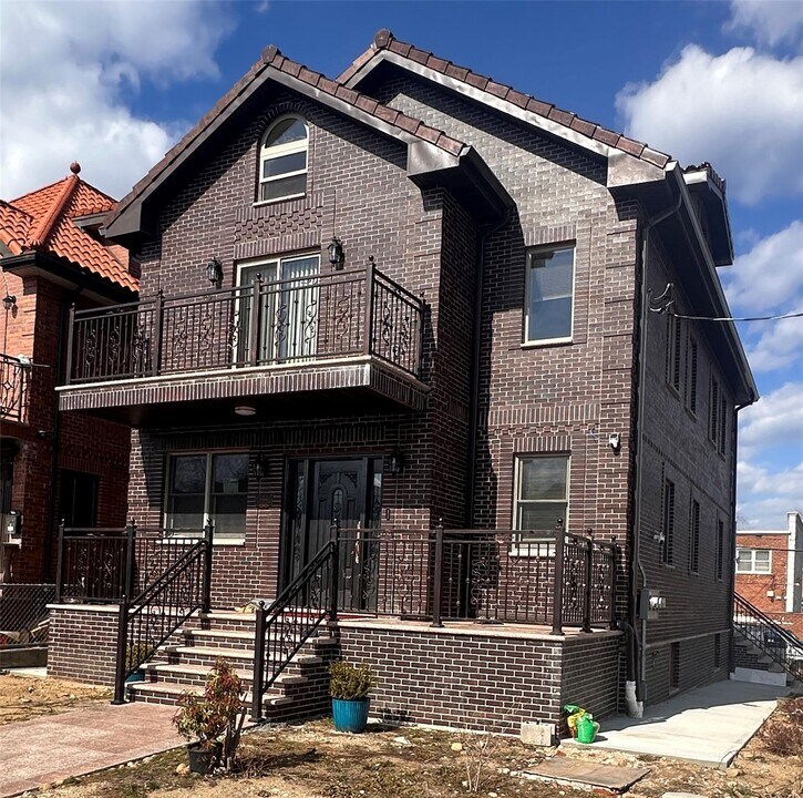 150-55 59th Ave in Queens, NY - Foto de edificio