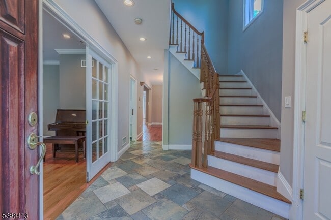 567 Mountain Ave in Springfield, NJ - Building Photo - Building Photo