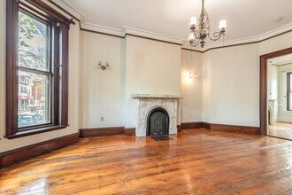 325 K St, Unit 1 in Boston, MA - Building Photo - Building Photo