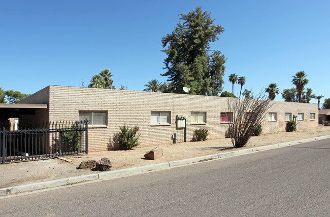 Coronado Square in Phoenix, AZ - Building Photo - Building Photo