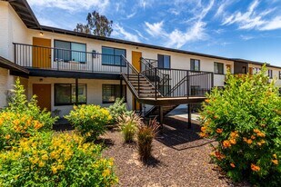 1231 E Thomas Rd in Phoenix, AZ - Building Photo