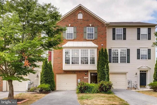 property at 1450 Pangbourne Way