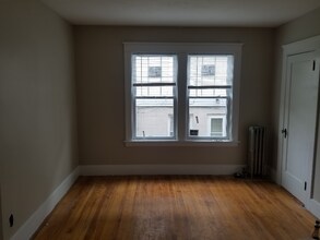 352 Chandler St, Unit 1 in Worcester, MA - Building Photo - Building Photo