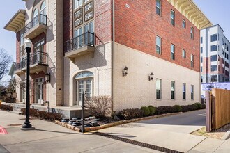 212 SE A St in Bentonville, AR - Building Photo - Building Photo