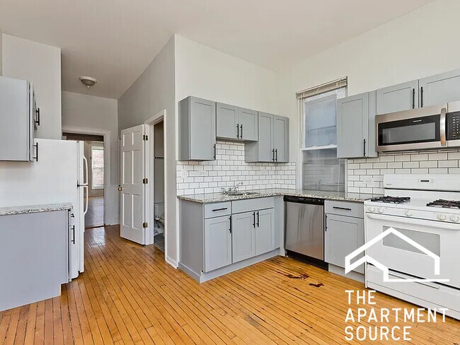 858 N Paulina St, Unit 2 in Chicago, IL - Foto de edificio - Building Photo