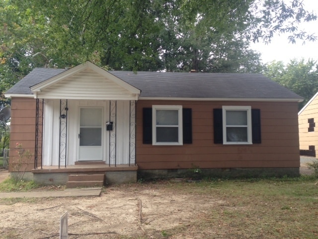 property at 1445 Luverne St