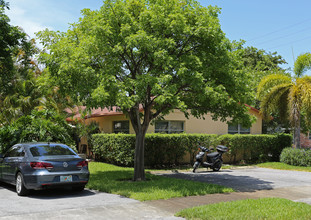 1100-1106 NE 16th Ct in Fort Lauderdale, FL - Building Photo - Building Photo