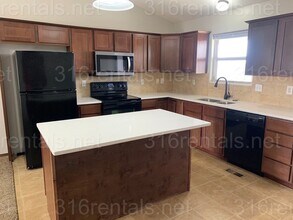 2345 S Goebel Cir in Wichita, KS - Building Photo - Building Photo