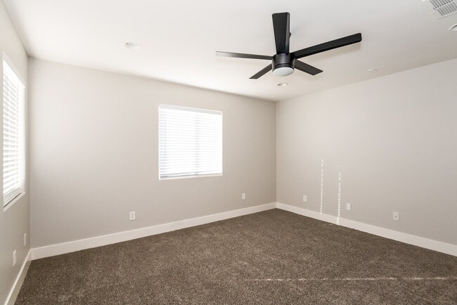 6002 Aripeka St in Henderson, NV - Building Photo - Building Photo