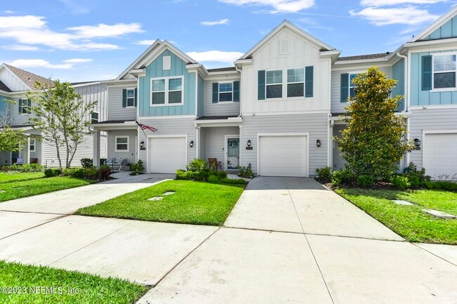 12734 Josslyn Ln