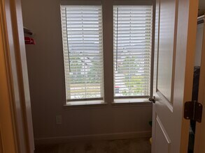 5423 Caroline Lake Dr in The Woodlands, TX - Building Photo - Building Photo